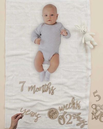 Baby in Bloom Wooden Milestone Signs