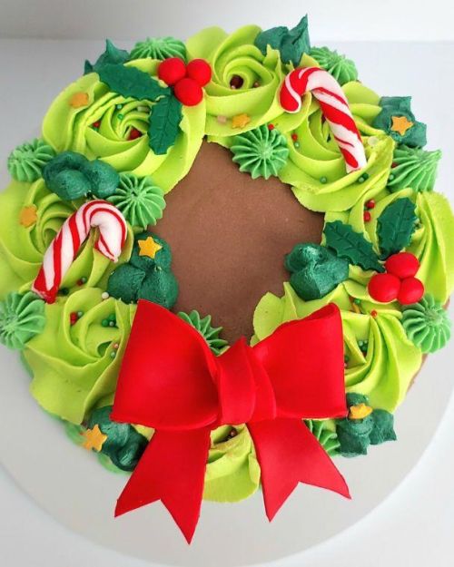 Christmas Wreath Cakes for Beginners (Wed 20th December)