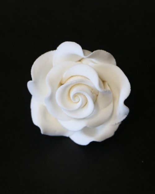 Gumpaste Classic Rose Medium – White