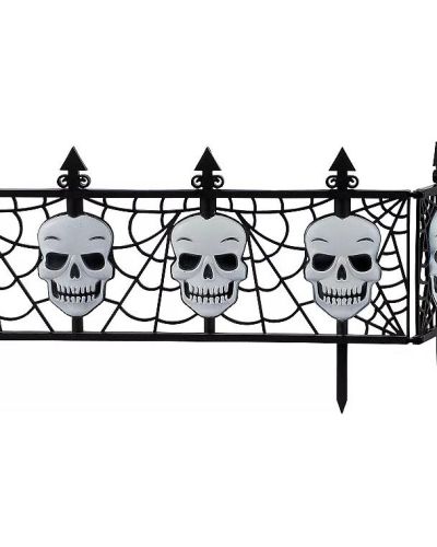 Gothic Skull Fence Decorations 2pk