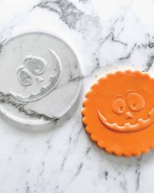 Debosser Stamp – Halloween Happy Face