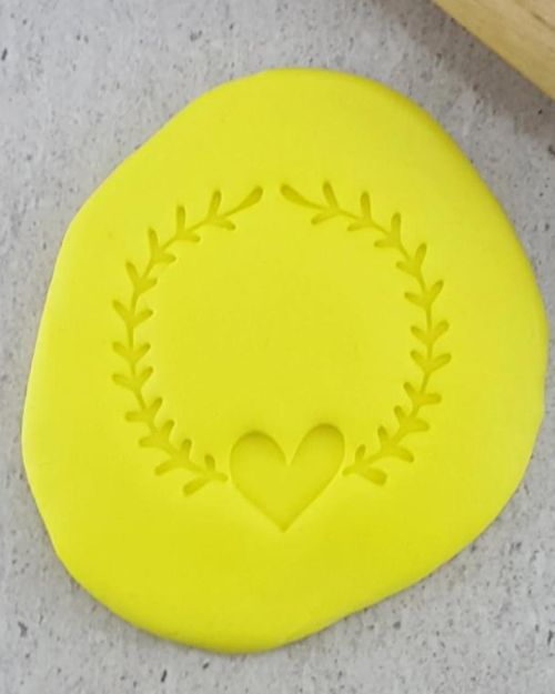 Embosser – Heart with Wreath Frame