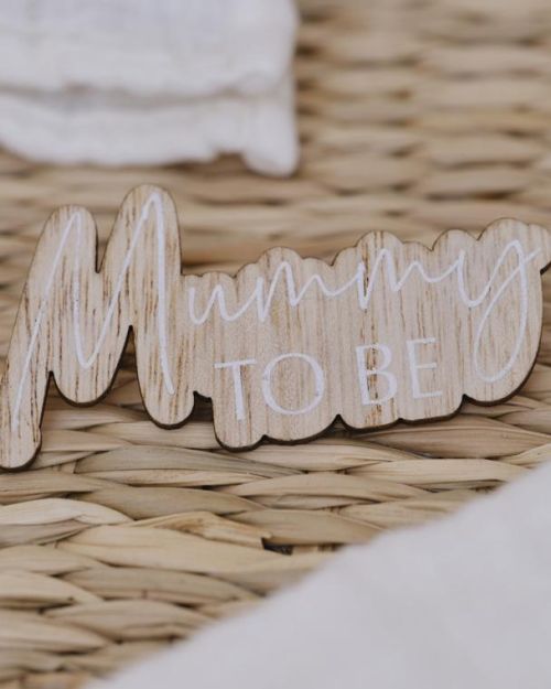 Hello Baby Mummy to Be Badge