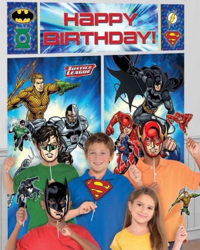 Justice League Scene Setter with Photo Props