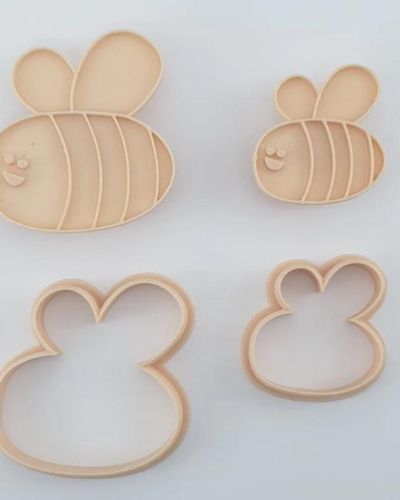 Little Biskut Bees 2pk Cutter Set