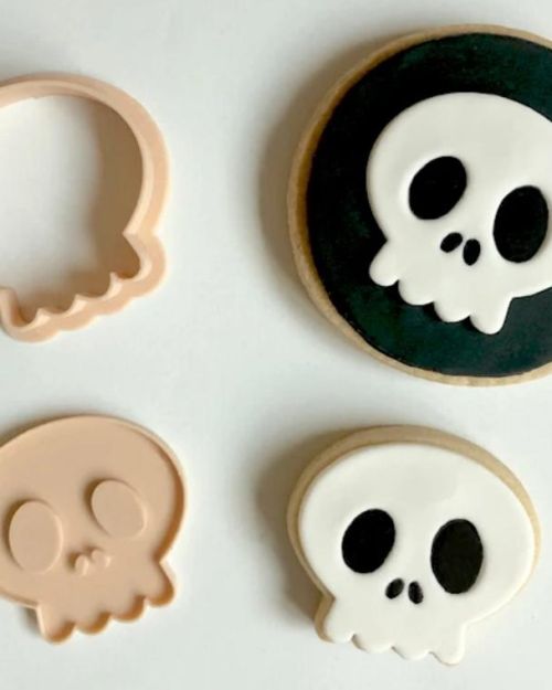 Little Biskut Skull Stamp & Cutter Set