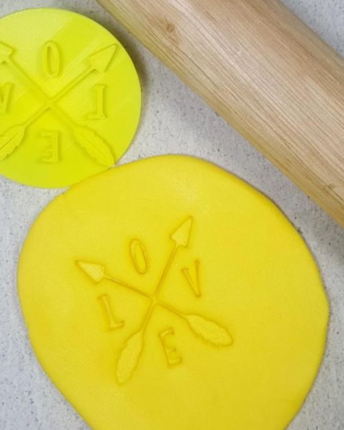 Love With Arrows Embosser