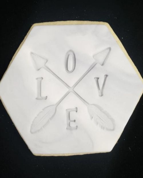 Love With Arrows Embosser