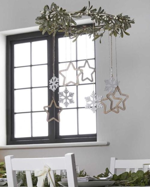 Mistletoe Hanging Hoop with Snowflakes & Stars
