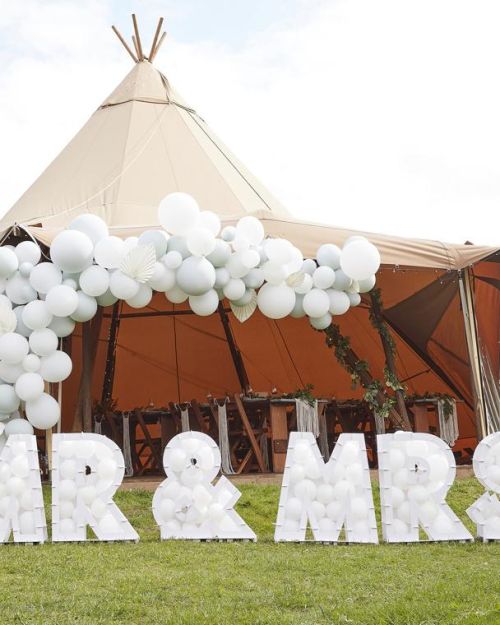 Mr & Mrs Balloon Mosaic Stand