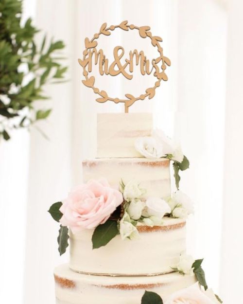 Mr & Mrs Wreath Cake Topper – Wooden