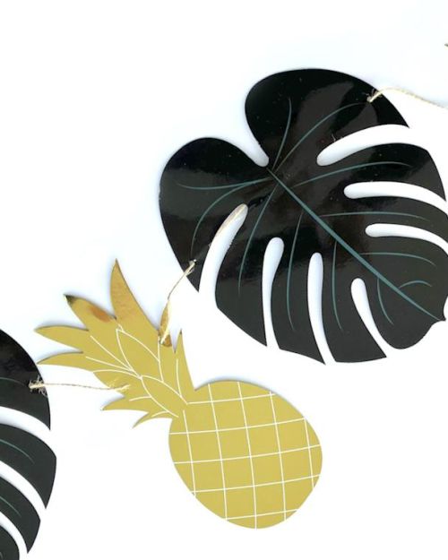 Palm Leaves & Pineapples Garland