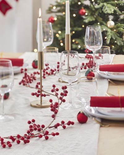 Red Berry Foliage Christmas Garland