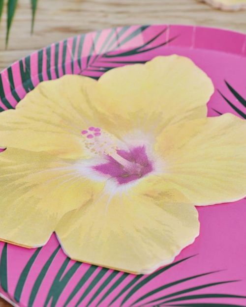 Tiki Tropics Flower Shaped Napkins 16pk