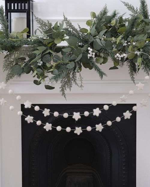 White Christmas Felt Beads & Stars Garland