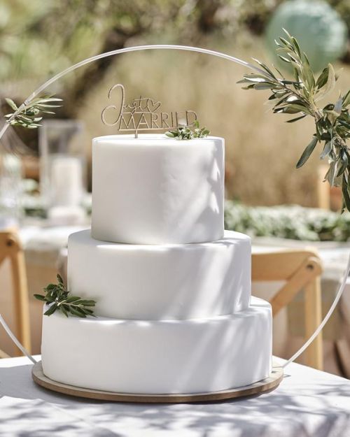 Wooden Hoop Wedding Cake Stand